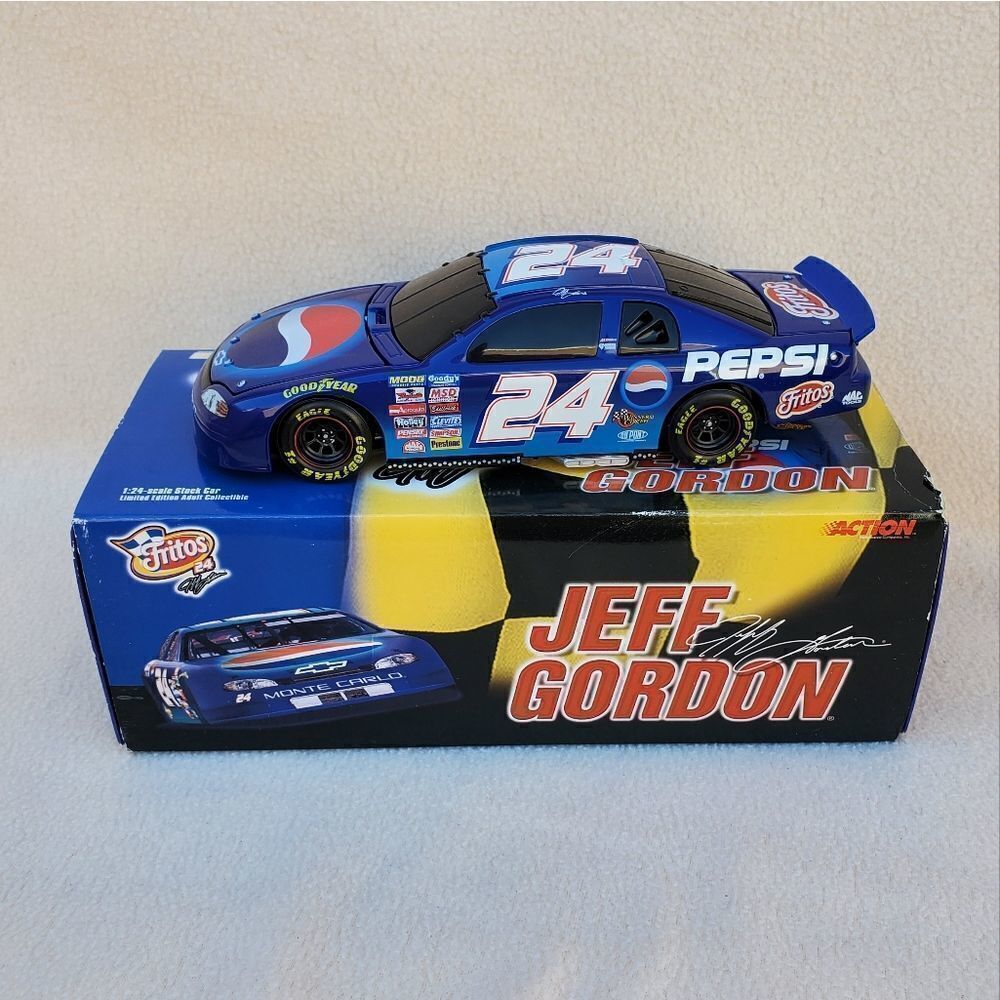 Officially Licensed NASCAR Jeff Gordon #24 Limited Edition 1:24 scale Stock Car